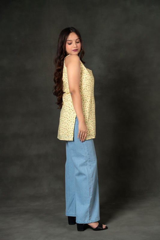 AARSI Shifa Pink Floral Block Print Square Neck Kurti