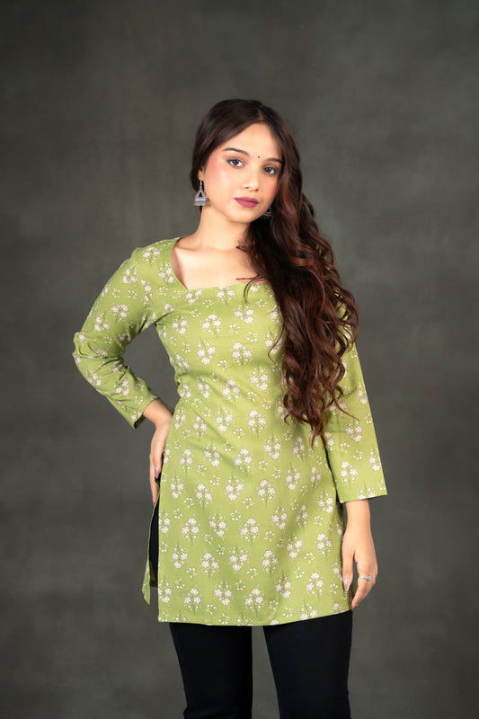 AARSI Anika Meadow Mist Kurti
