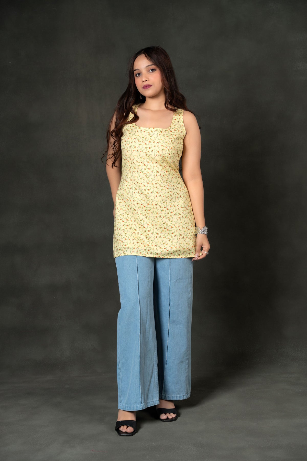 AARSI Shifa Pink Floral Block Print Square Neck Kurti