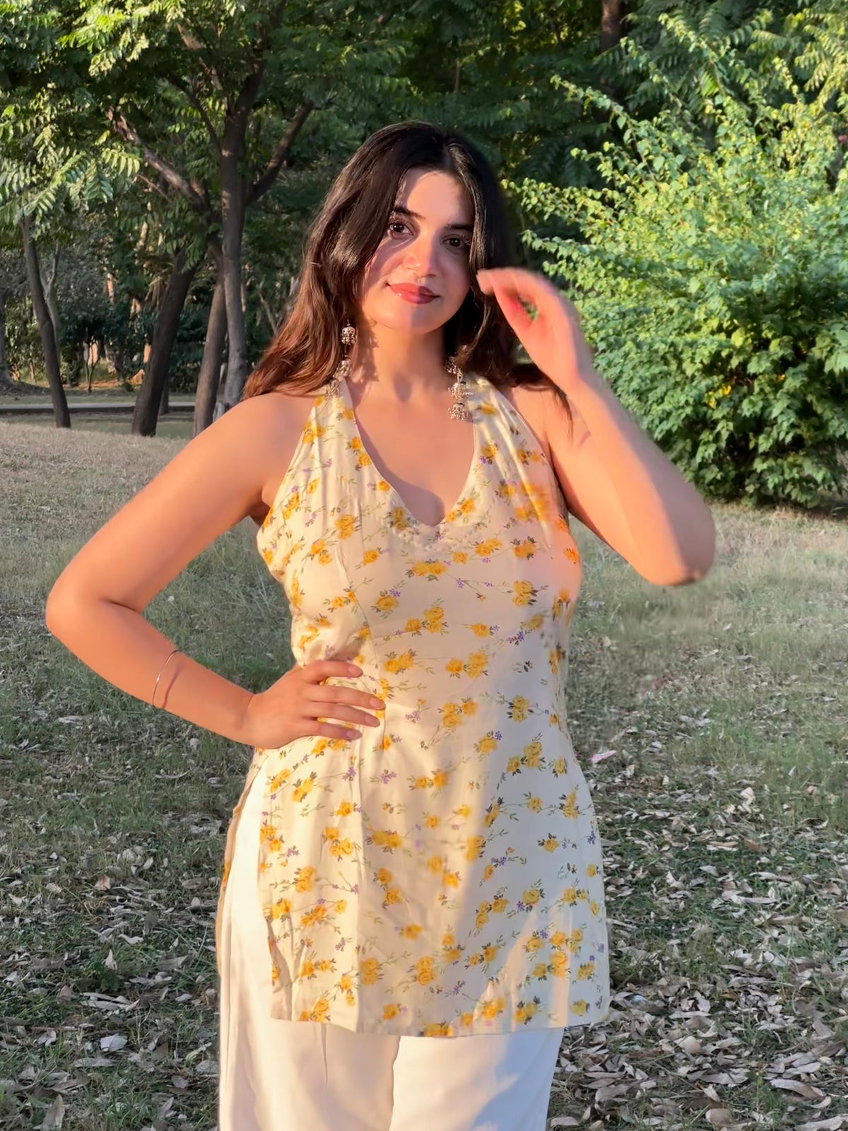 AARSI Ditsy Floral Halter Corset Kurti