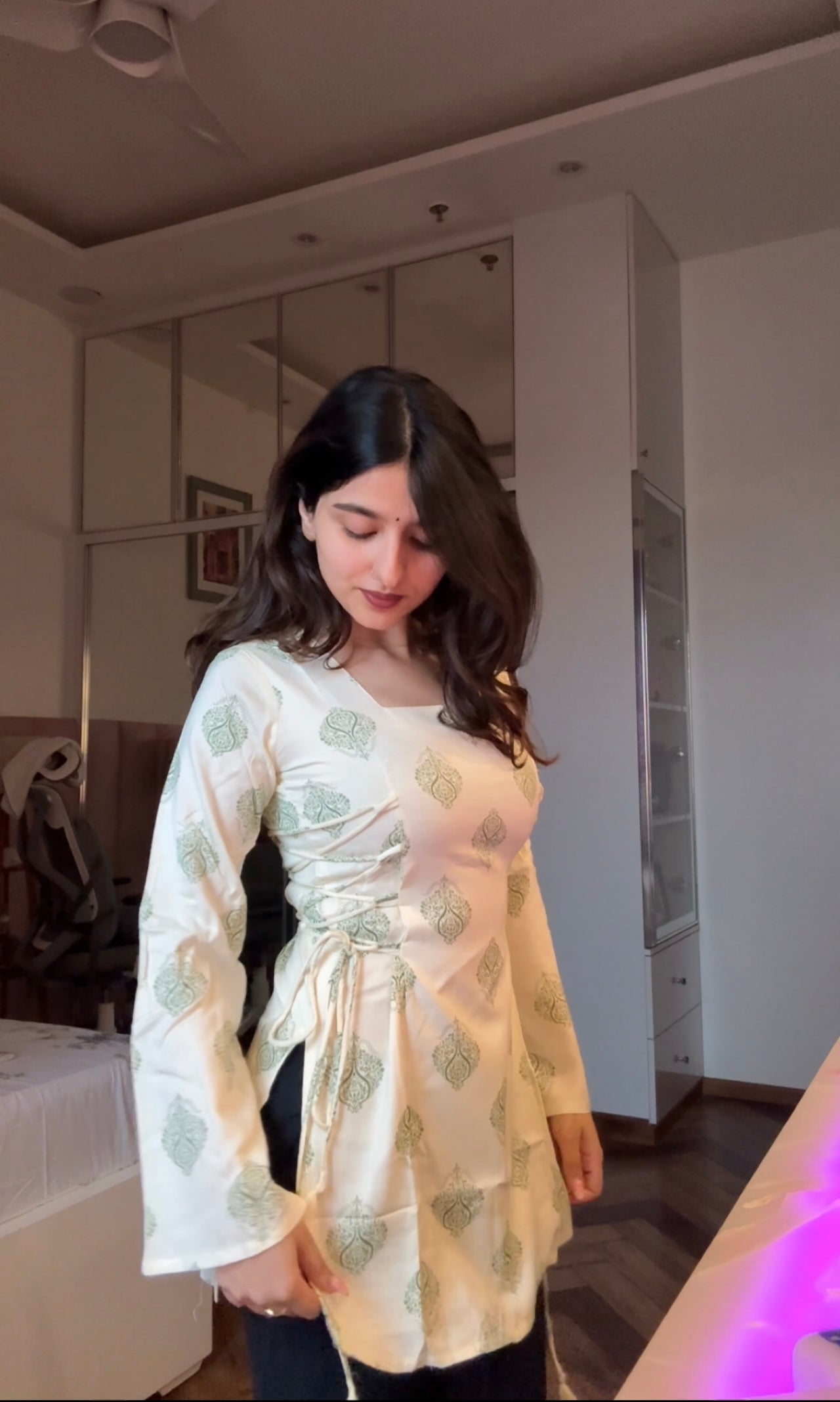 Aarsi Kaira Green Buta Side-Tie Kurti